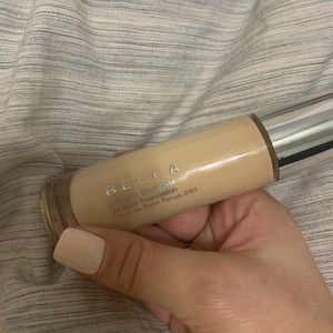 Becca full coverage foundation, shade vanilla